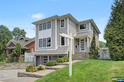 67 Westervelt Place