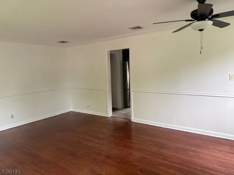 18 Carrol St Fairfield, NJ 07004
