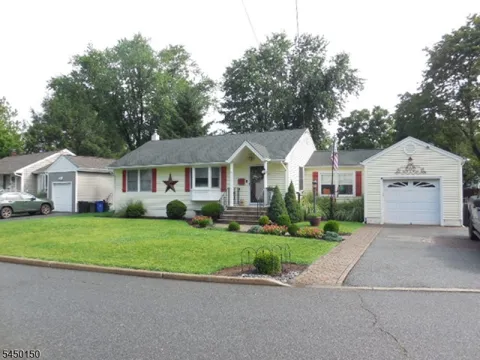 65 Fernwood Crescent