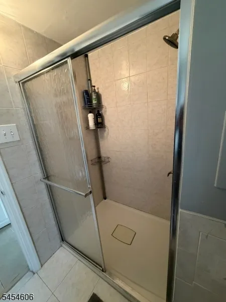 652 Holly Ln North Brunswick, NJ 08902