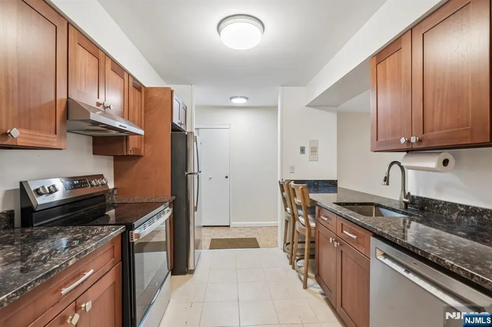 135-167 S Maple Avenue 143 B Ridgewood, NJ 07450