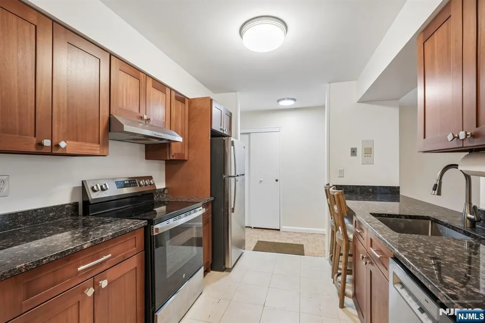 135-167 S Maple Avenue 143 B Ridgewood, NJ 07450