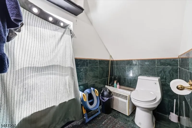 409 Tryon Ave Englewood City, NJ 07631