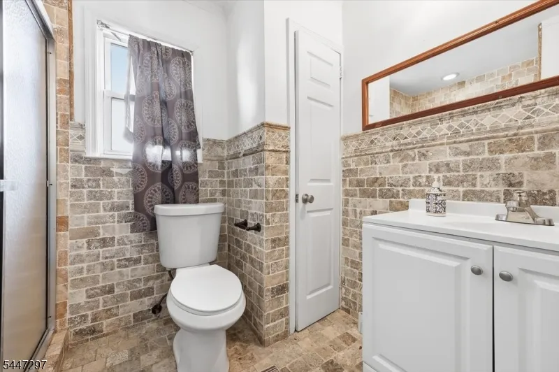 409 Tryon Ave Englewood City, NJ 07631
