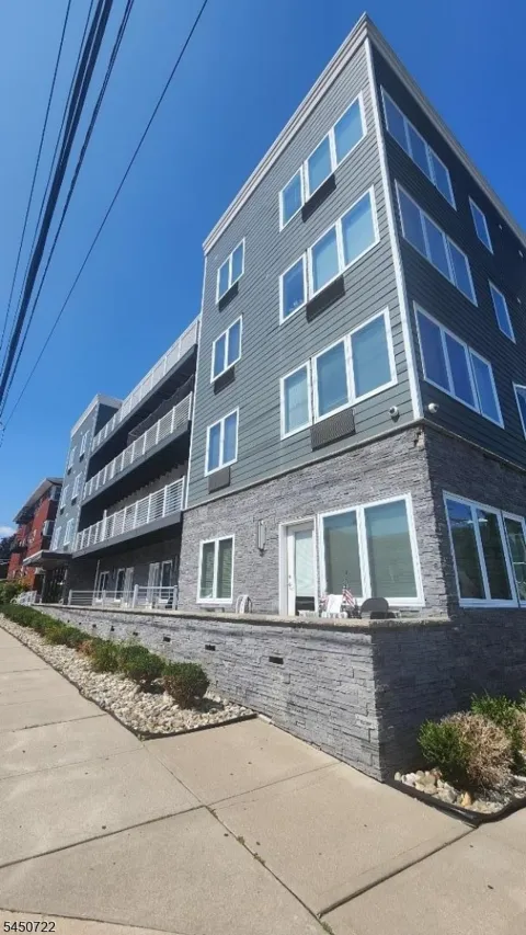 241 Ridge Rd #2E Unit 2E