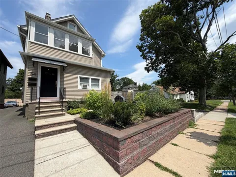 54 Label Street 2