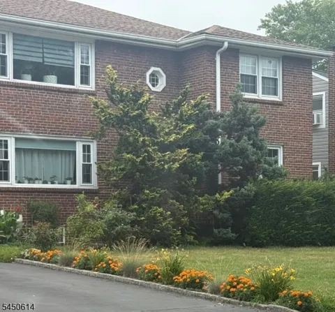 224 Colonial Ave