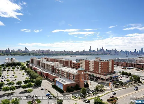 1211 City Place 1211