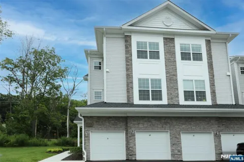 71 Veterans Way