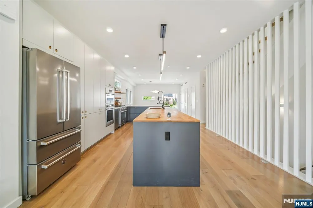 66B Henry Avenue Palisades Park, NJ 07650