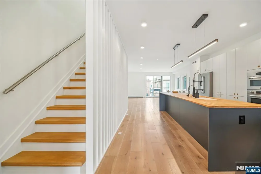 66B Henry Avenue Palisades Park, NJ 07650