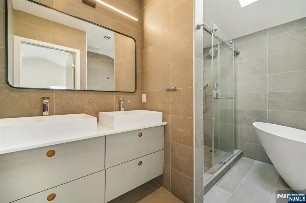 66B Henry Avenue Palisades Park, NJ 07650