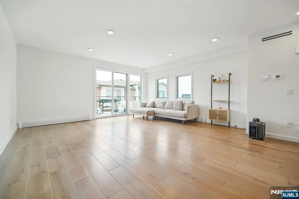 66B Henry Avenue Palisades Park, NJ 07650