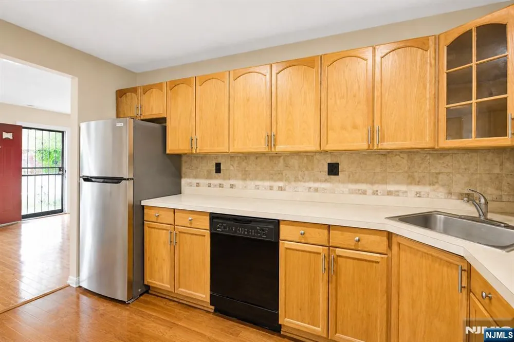 76 Boston Street Newark, NJ 07103