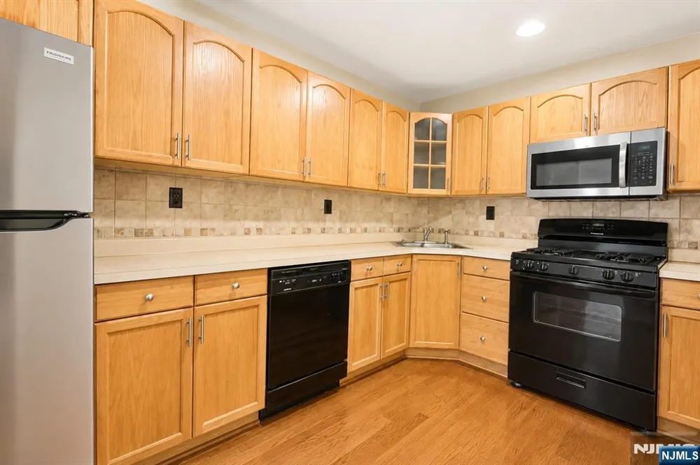 76 Boston Street Newark, NJ 07103