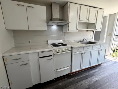 221 Spring St #Bh Unit Bh