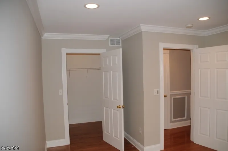 171 Autumn Ridge Rd Parsippany-Troy Hills, NJ 07950