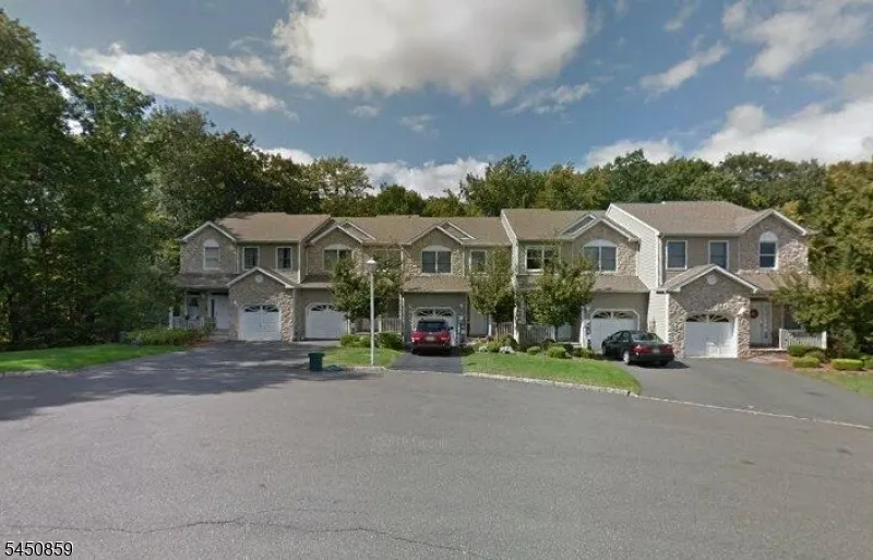171 Autumn Ridge Rd Parsippany-Troy Hills, NJ 07950