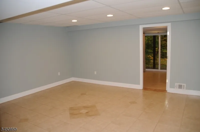 171 Autumn Ridge Rd Parsippany-Troy Hills, NJ 07950