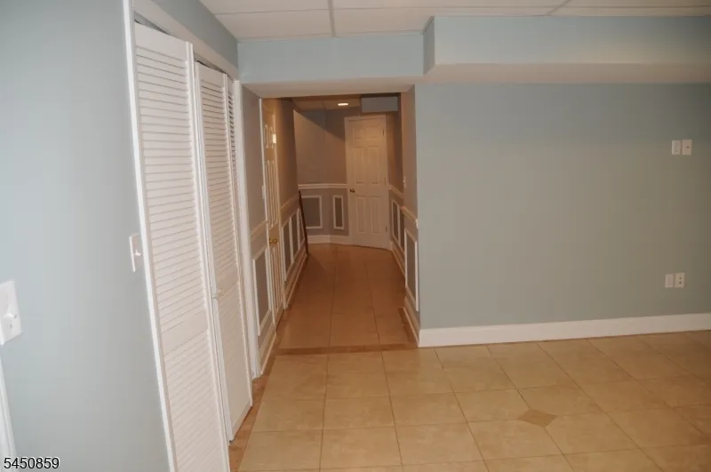 171 Autumn Ridge Rd Parsippany-Troy Hills, NJ 07950