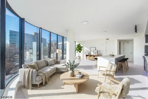 258 S Harrison St #1302 Unit 1302