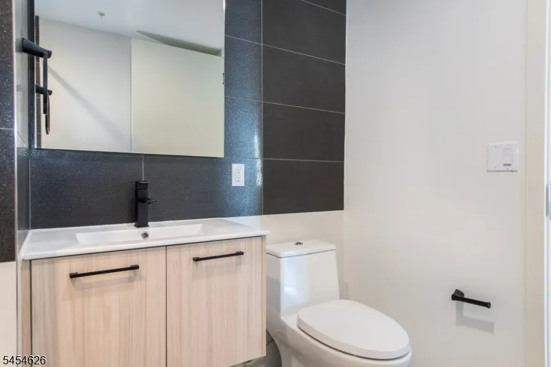 258 S Harrison St #1302 Unit 1302 East Orange City, NJ 07018