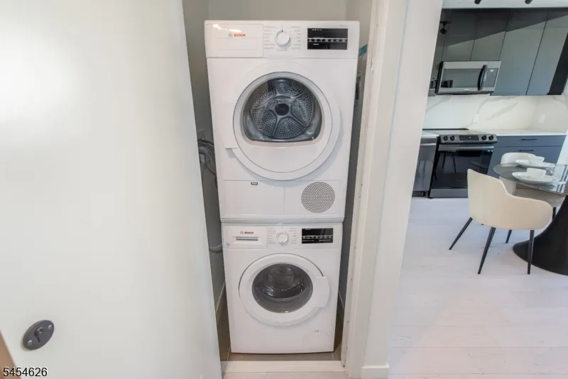 258 S Harrison St #1302 Unit 1302 East Orange City, NJ 07018