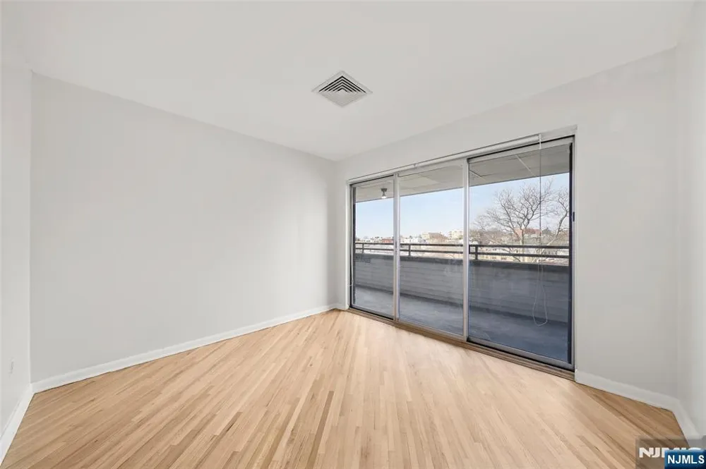 364 Palisade Avenue 5B Cliffside Park, NJ 07010