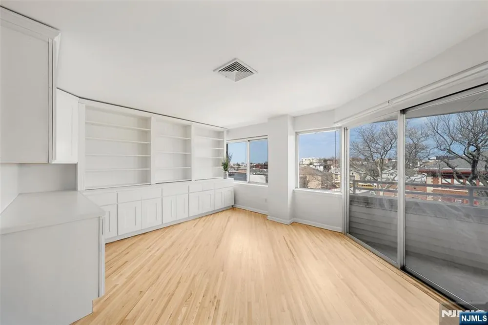364 Palisade Avenue 5B Cliffside Park, NJ 07010