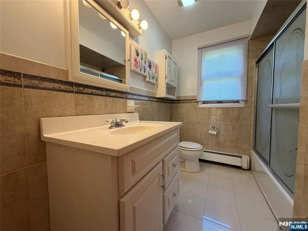 2465 2nd Street 1 Fort Lee, NJ 07024