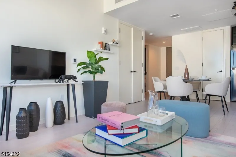 258 S Harrison St #208 Unit 208 East Orange City, NJ 07018