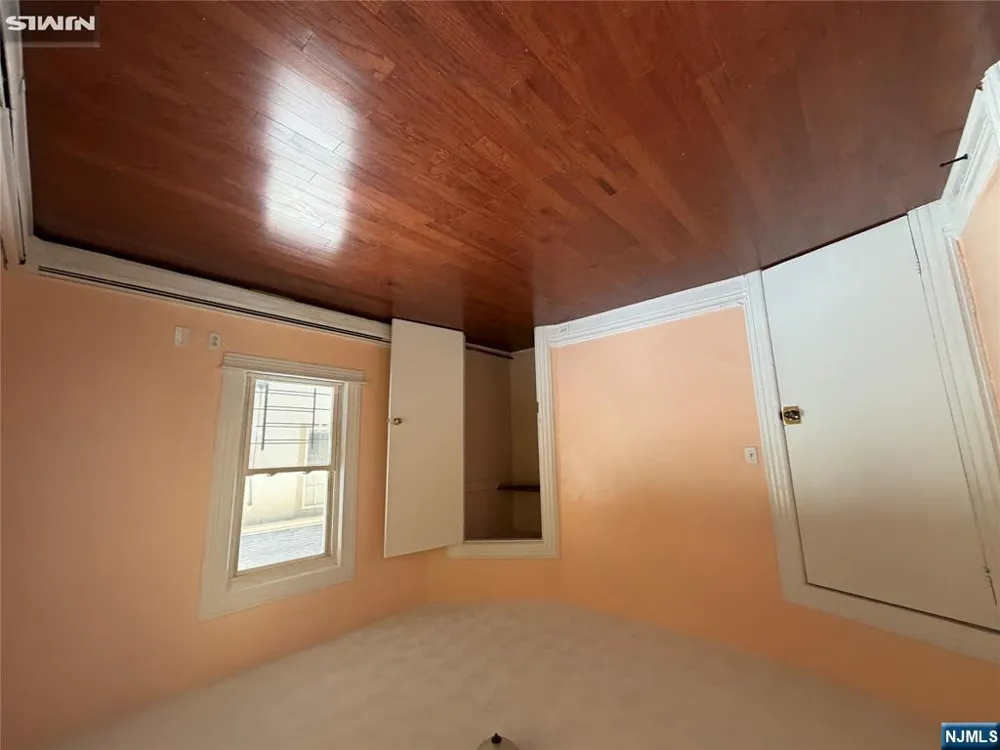 22 Forest Avenue Teaneck, NJ 07666