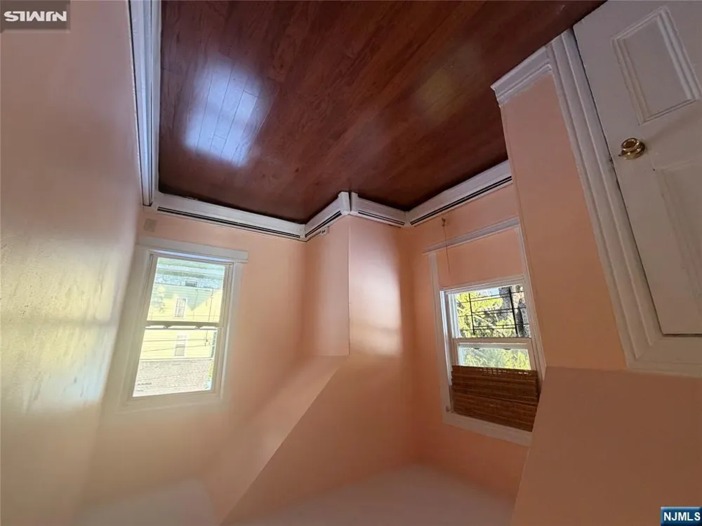 22 Forest Avenue Teaneck, NJ 07666