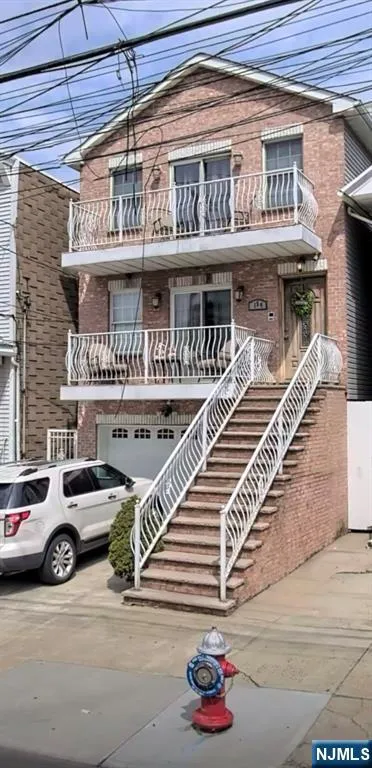 154 McAdoo Avenue Jersey City, NJ 07305
