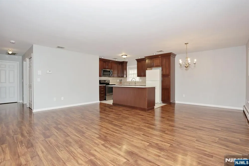117 S Maple Avenue B Park Ridge, NJ 07656