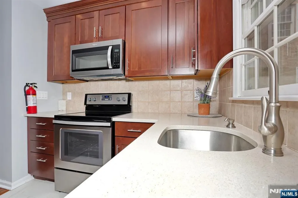 117 S Maple Avenue B Park Ridge, NJ 07656