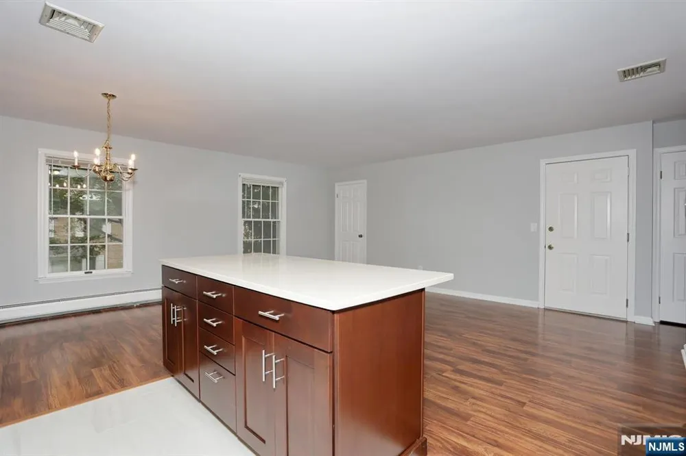 117 S Maple Avenue B Park Ridge, NJ 07656