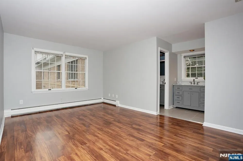 117 S Maple Avenue B Park Ridge, NJ 07656