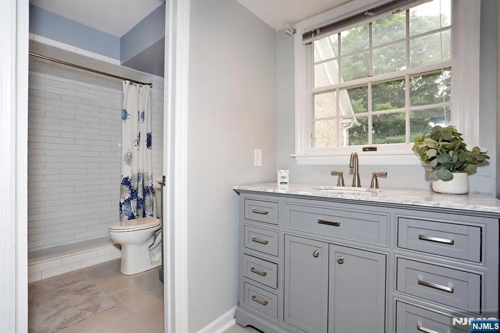117 S Maple Avenue B Park Ridge, NJ 07656