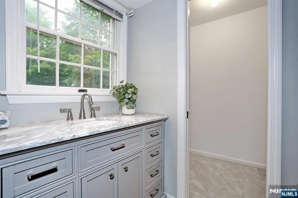 117 S Maple Avenue B Park Ridge, NJ 07656