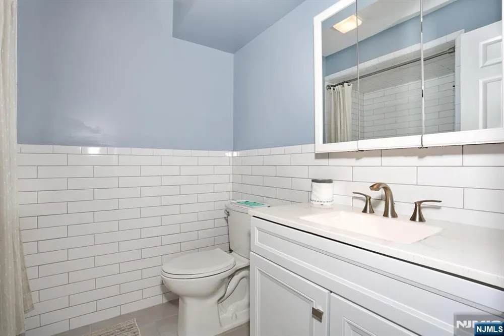 117 S Maple Avenue B Park Ridge, NJ 07656