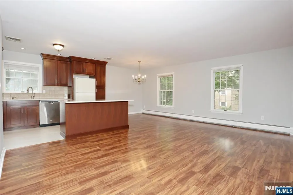 117 S Maple Avenue B Park Ridge, NJ 07656