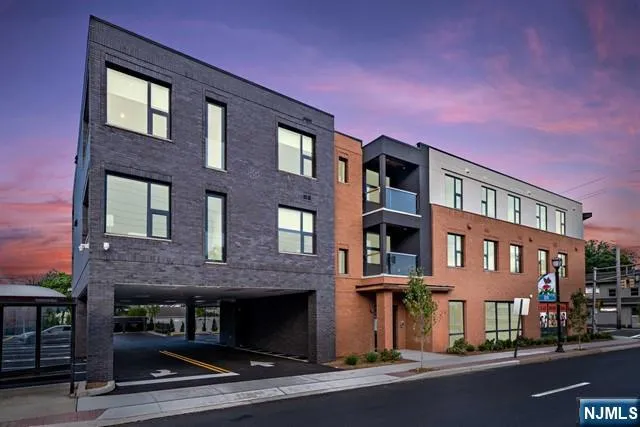 12-01 River Road 208 Fair Lawn, NJ 07410