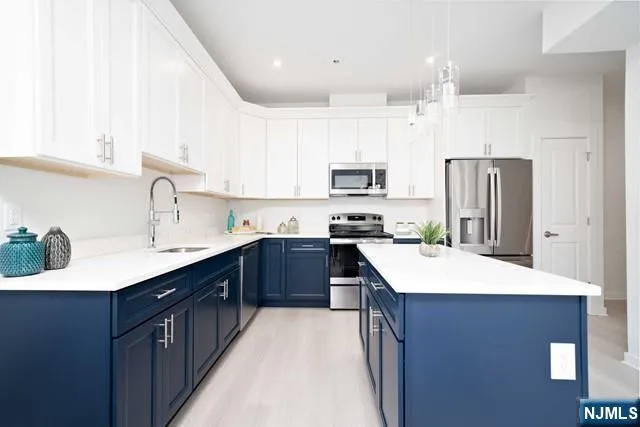 12-01 River Road 208 Fair Lawn, NJ 07410
