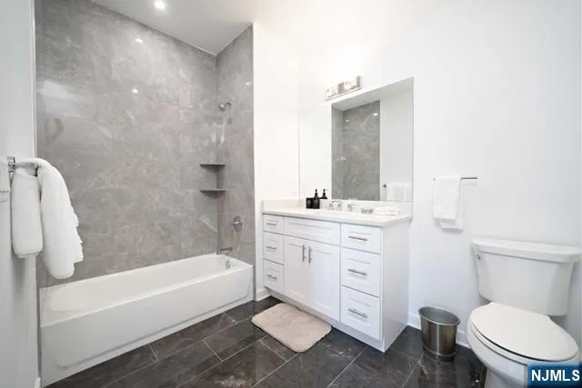 12-01 River Road 208 Fair Lawn, NJ 07410