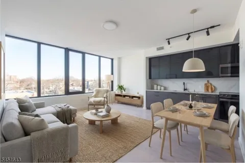 258 S Harrison St #306 Unit 306