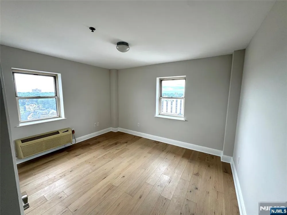 70 S Munn Avenue 905 East Orange, NJ 07018