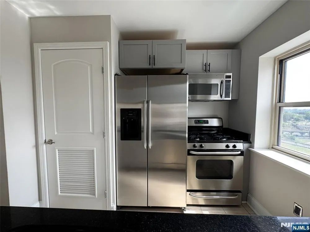 70 S Munn Avenue 905 East Orange, NJ 07018
