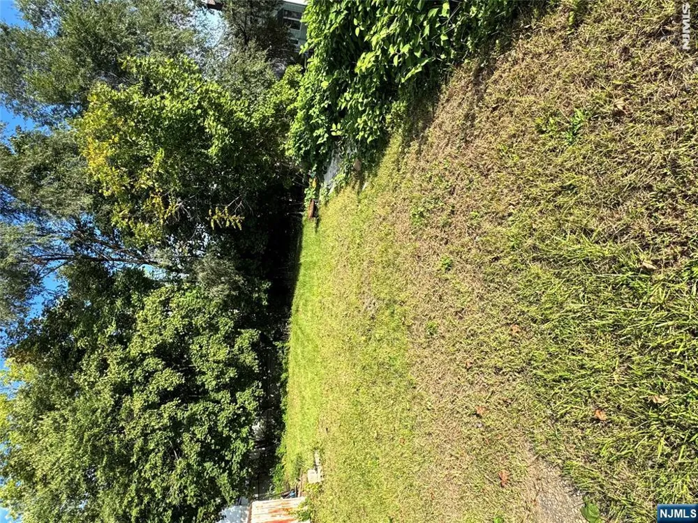 18 Union Avenue Bloomingdale, NJ 07403