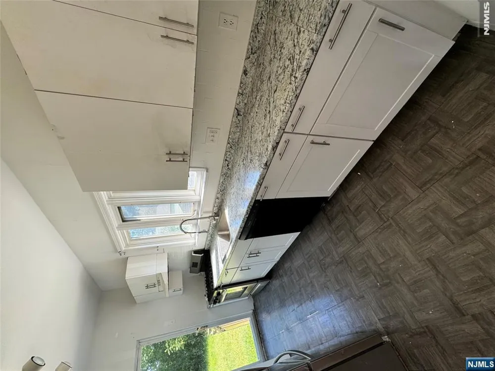 18 Union Avenue Bloomingdale, NJ 07403